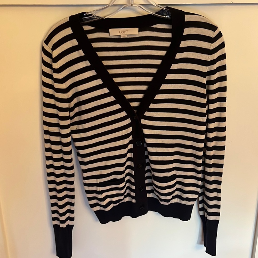 Ann Taylor Navy/Light Gray Long-Sleeved  V-Neck Button Up Sweater Size S